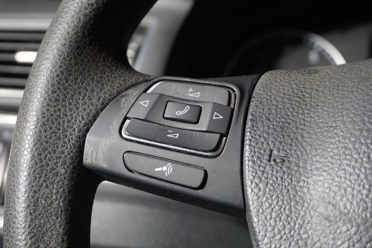 Used 2014 Volkswagen Passat 2.5 S FWD image 12