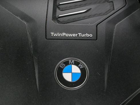 Used 2021 BMW X5 xDrive40i w/ M Sport Package image 17