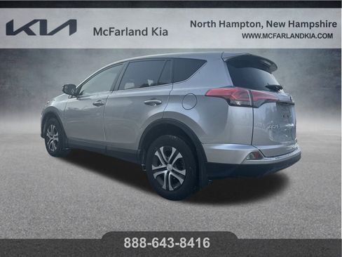 Used 2018 Toyota RAV4 LE image 4