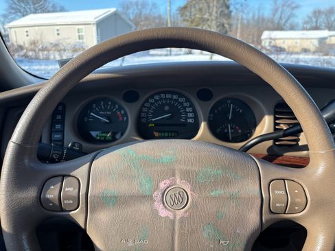 Used 2004 Buick Le Sabre Custom image 11