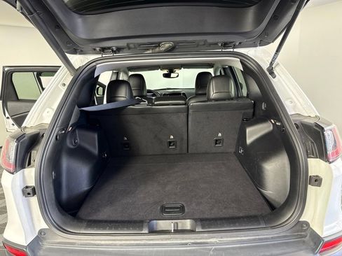 Used 2019 Jeep Cherokee Limited AWD/4WD image 29