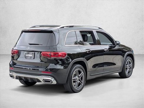 Used 2021 Mercedes-Benz GLB 250 image 4