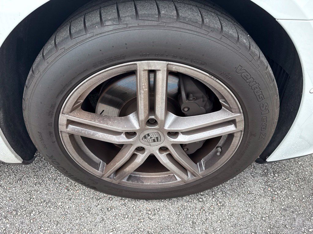 Certified 2025 Porsche Panamera RWD image 32
