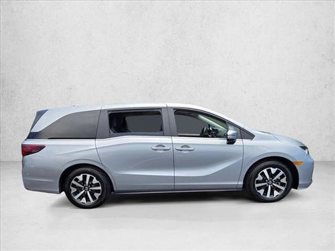 Used 2025 Honda Odyssey EX-L image 4