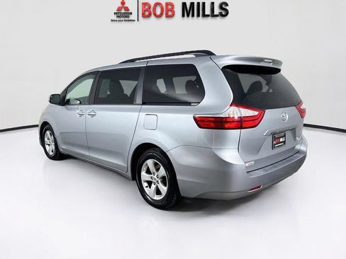 Used 2015 Toyota Sienna LE FWD image 5