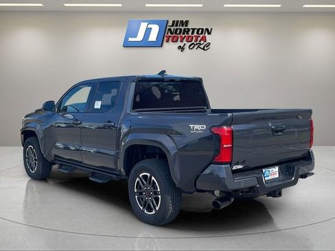 Used 2025 Toyota Tacoma TRD Sport image 7