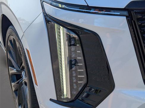 Used 2025 Cadillac Escalade Sport Platinum w/ LPO, ONYX Package AWD/4WD image 4
