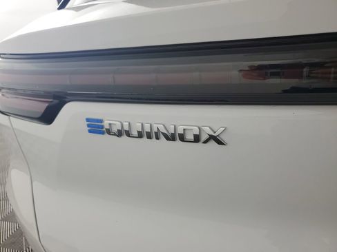Used 2026 Chevrolet Equinox EV LT FWD image 31