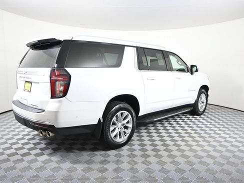 Used 2023 Chevrolet Suburban Premier w/ Advanced Technology Package AWD/4WD image 6