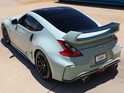 Used 2017 Nissan 370Z NISMO RWD image 8