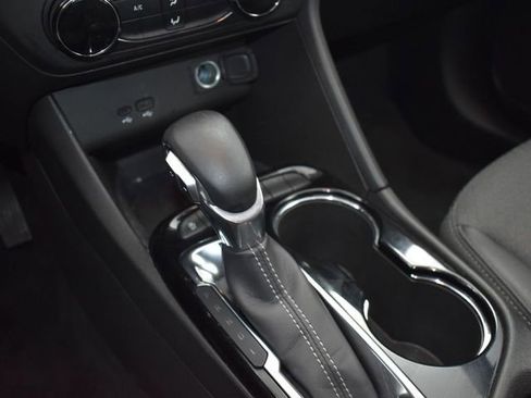 Used 2025 Buick Encore GX Preferred image 19