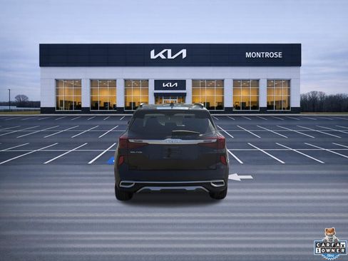 Certified 2022 Kia Seltos SX w/ Sunroof Package AWD/4WD image 6