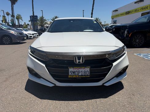 Used 2022 Honda Accord Sport image 2