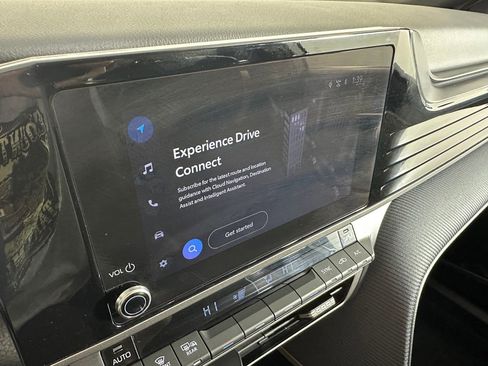 Used 2025 Toyota Camry SE image 19