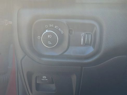Used 2020 RAM 1500 Big Horn AWD/4WD image 44