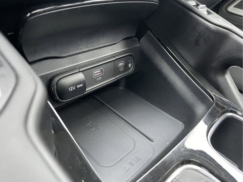 Used 2024 Kia Telluride EX w/ EX Captain's Chair Package AWD/4WD image 31