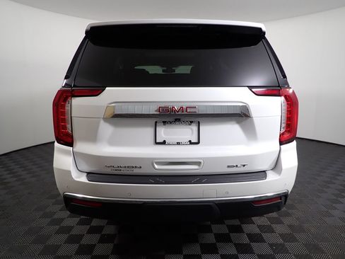 Used 2022 GMC Yukon SLT w/ SLT Premium Package AWD/4WD image 15
