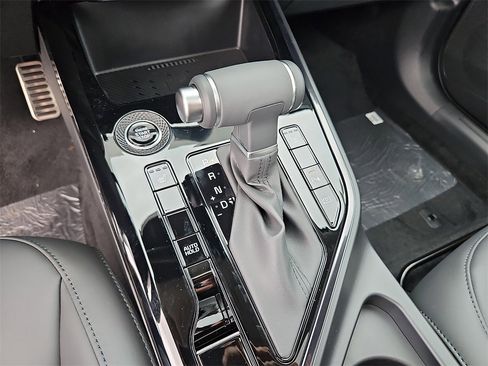 New 2025 Kia Niro EX Touring image 10