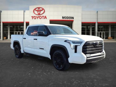 Used 2023 Toyota Tundra SR5 w/ SR5 Convenience Package RWD image 8