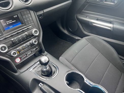 Used 2016 Ford Mustang Coupe RWD image 19