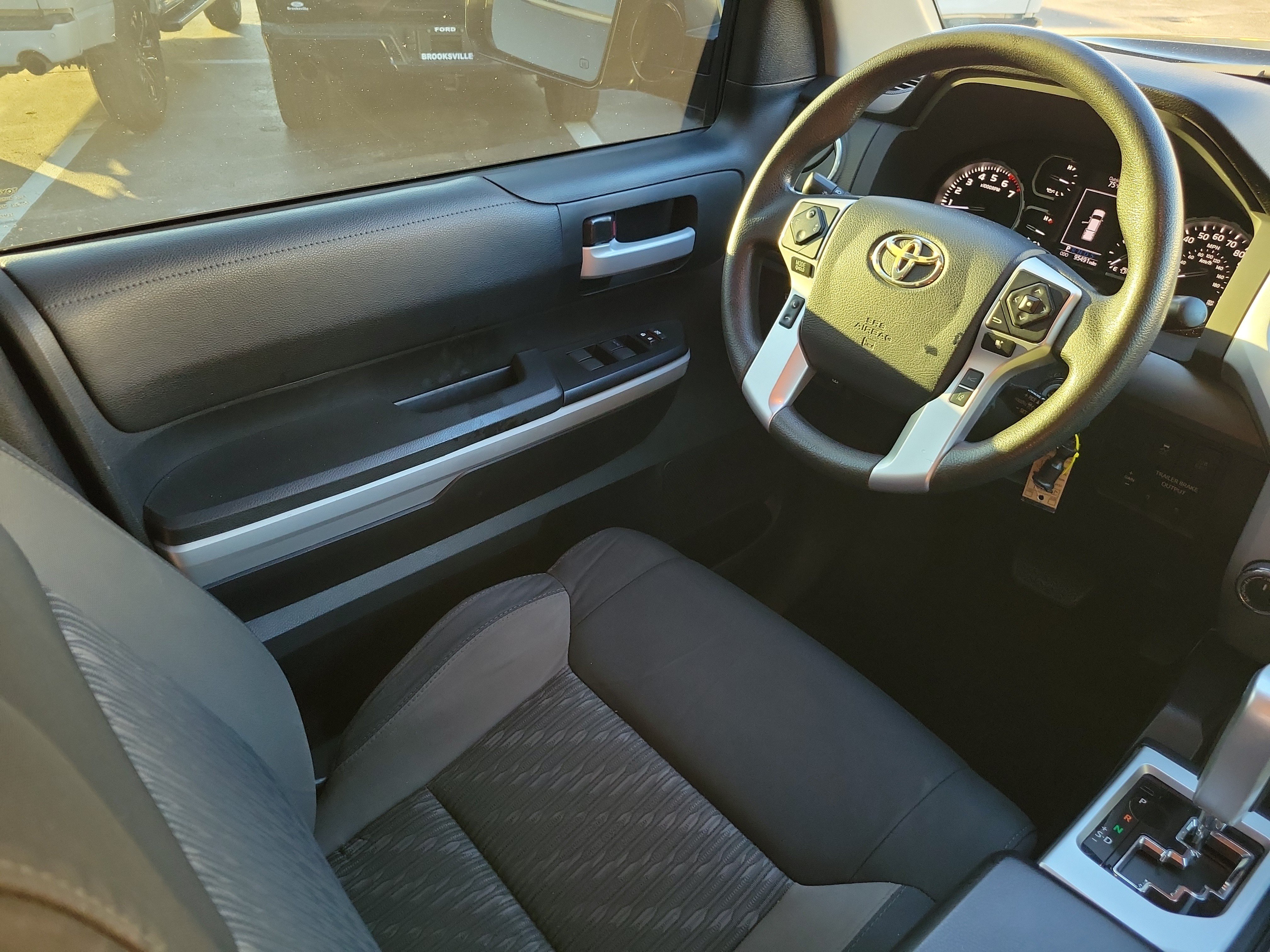 Used 2018 Toyota Tundra SR5 w/ SR5 Upgrade Package AWD/4WD image 24