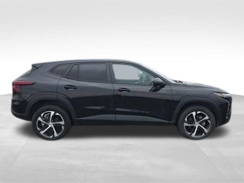 Used 2024 Chevrolet Trax RS w/ Driver Confidence Package FWD image 8