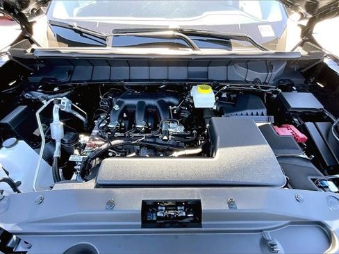 New 2025 Nissan Pathfinder SL image 11