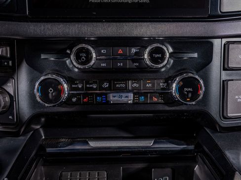 Used 2025 Ford F350 Platinum w/ FX4 Off-Road Package image 27