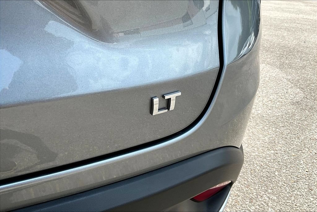 Used 2025 Chevrolet Trax LT w/ LT Convenience Package FWD image 24