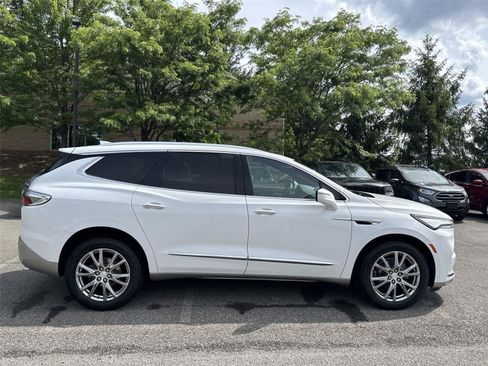 Used 2022 Buick Enclave Premium w/ Experience Buick Package AWD/4WD image 6