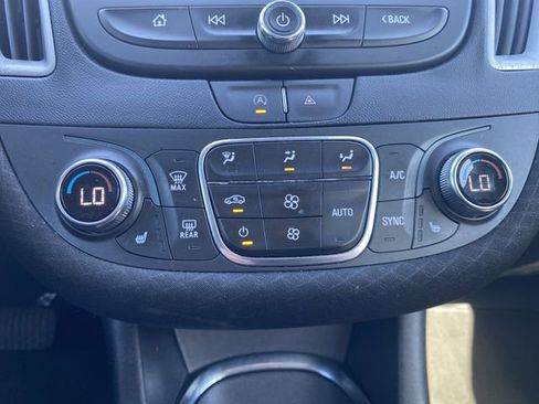 Used 2023 Chevrolet Malibu LT image 34