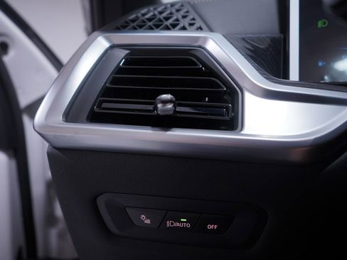 Used 2026 BMW X5 xDrive40i w/ M Sport Package image 19