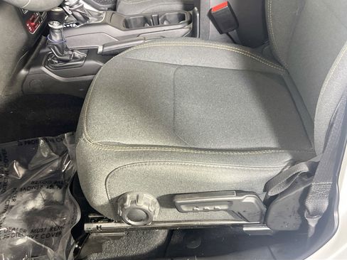 Used 2024 Jeep Wrangler Willys image 18