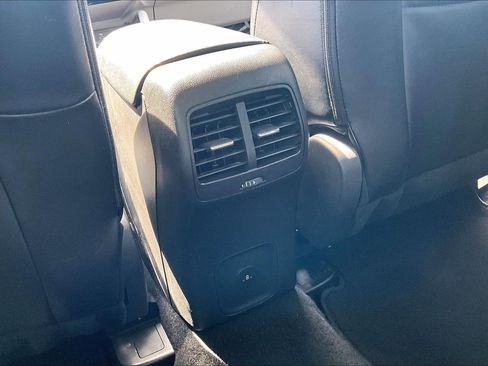 Used 2025 Ford Escape SE image 33