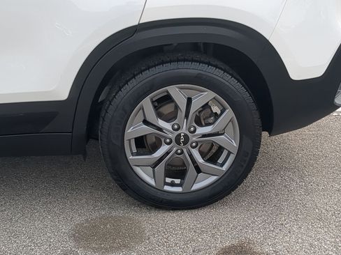 Certified 2024 Kia Seltos S image 10