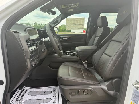 New 2026 Chevrolet Suburban High Country w/ Sun And Tow Package AWD/4WD image 32