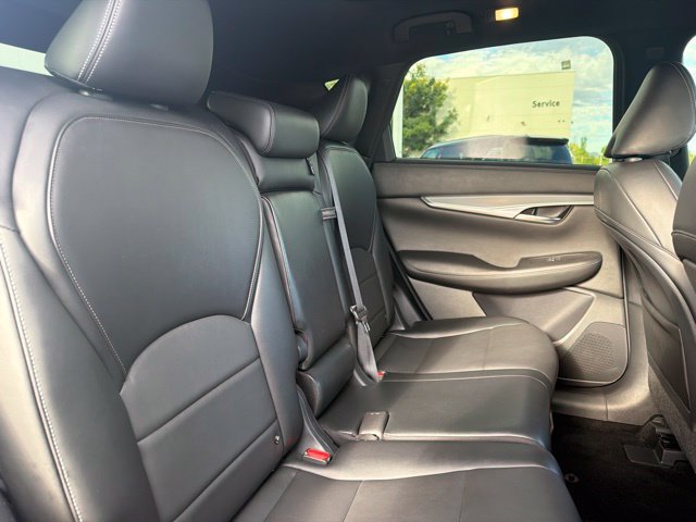Used 2021 INFINITI QX50 Luxe w/ Appearance Package AWD/4WD image 13