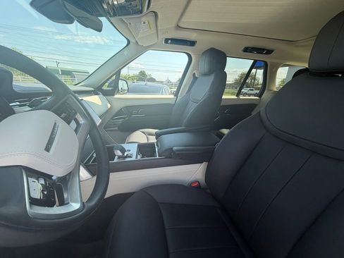 Used 2024 Land Rover Range Rover SE image 10