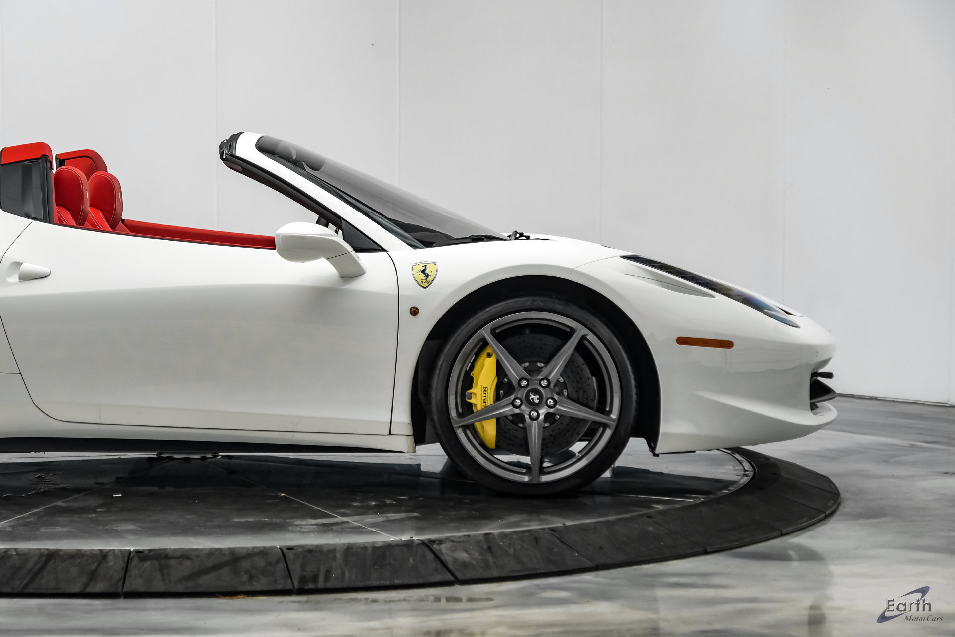 Used 2015 Ferrari 458 Spider RWD image 30