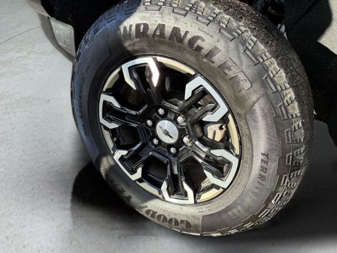 Used 2022 Chevrolet Silverado 1500 ZR2 w/ Technology Package image 42