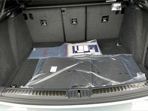 New 2025 Porsche Macan image 20