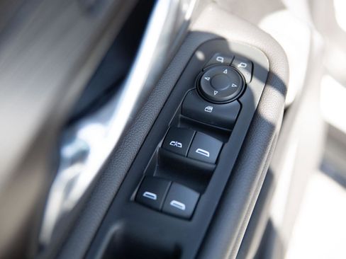 Used 2022 GMC Terrain SLT image 19