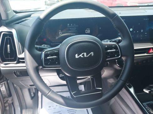 Used 2025 Kia Sorento S w/ Panoramic Sunroof Package FWD image 16