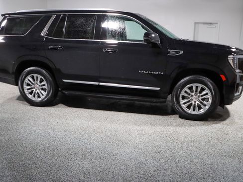 Used 2024 GMC Yukon SLT w/ SLT Premium Package AWD/4WD image 6