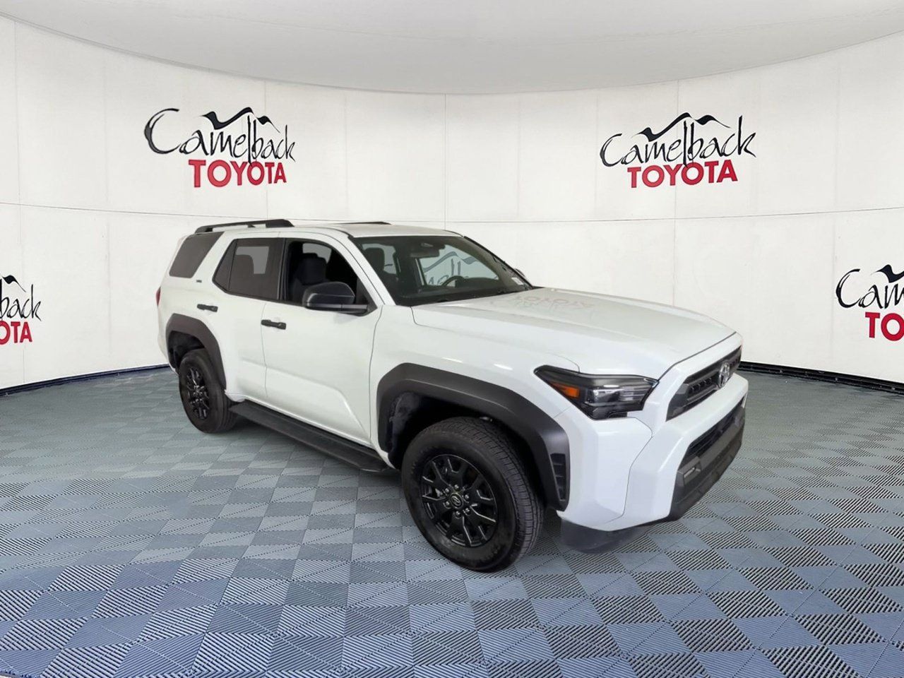 Used 2025 Toyota 4Runner SR5 AWD/4WD image 5