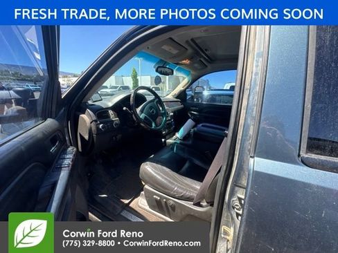 Used 2011 GMC Sierra 2500 Denali w/ Suspension Package, Off-Road AWD/4WD image 11