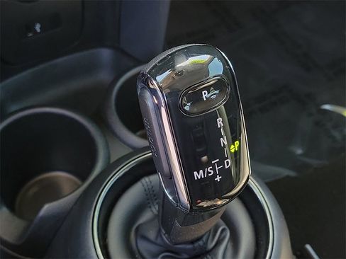 Used 2020 MINI Cooper 2-Door Hardtop image 23