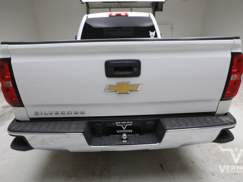 Used 2018 Chevrolet Silverado 1500 W/T AWD/4WD image 4