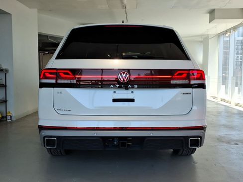 Used 2026 Volkswagen Atlas Peak Edition AWD/4WD image 5