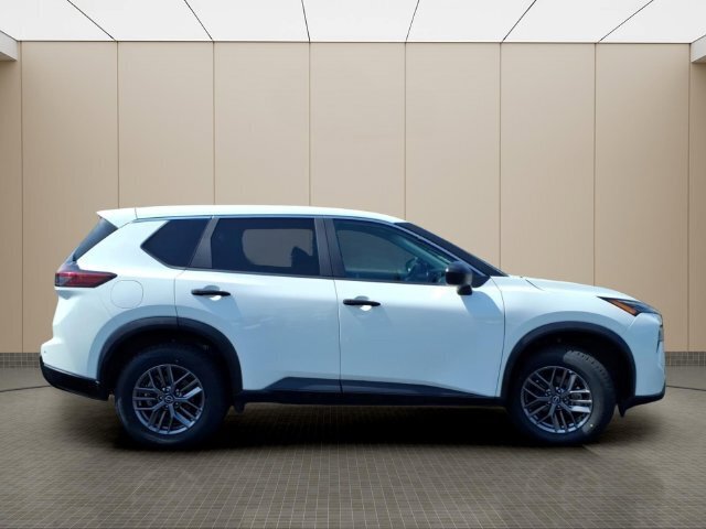 Used 2024 Nissan Rogue S AWD/4WD image 7